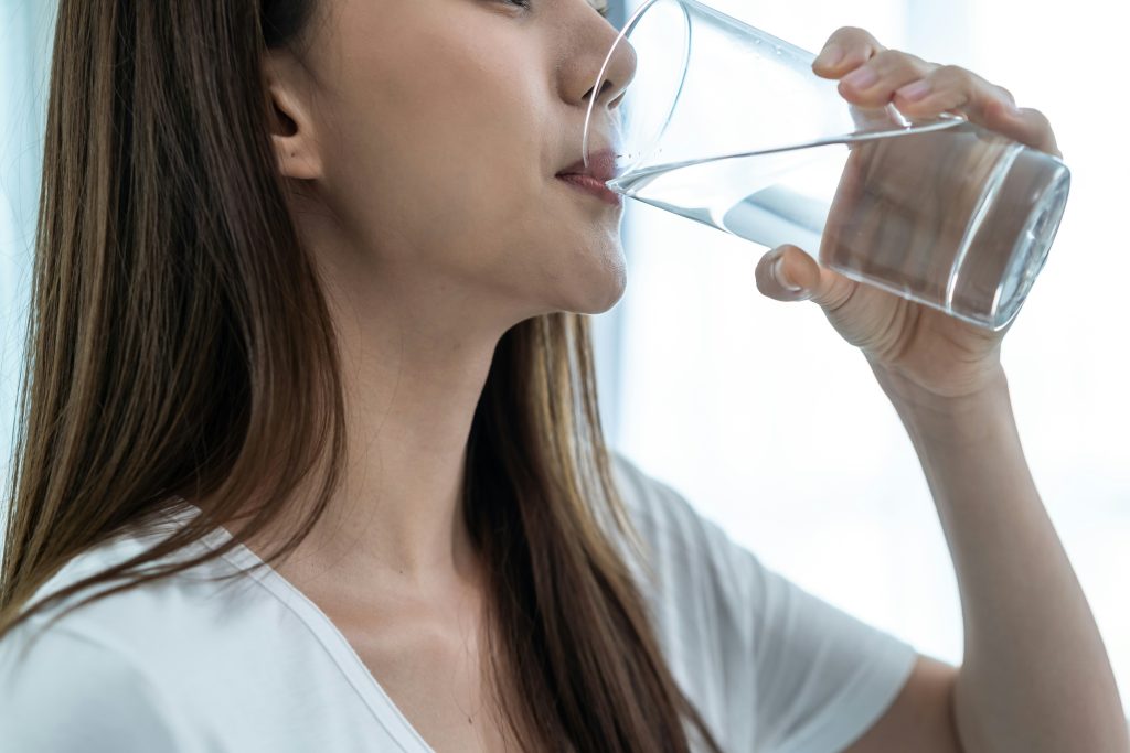 Troubles de la déglutition : causes, symptômes et solutions apportées par la kinésithérapie et l’ostéopathie